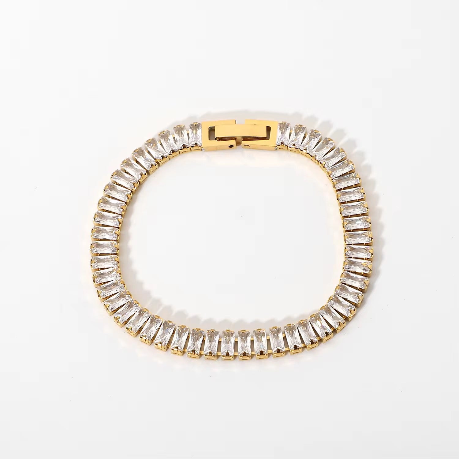 Bracelet Luna tennis baguette zircon doré — vue produit fond blanc