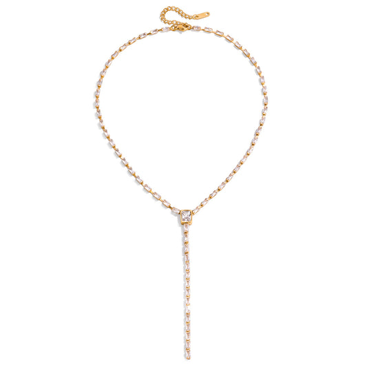 Collier Y Estrella doré avec cristaux rectangulaires en cascade porté - bijou élégant LUNARA