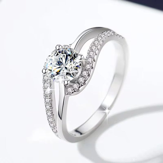 Bague Moissanite Solitaire Vague — Aurore