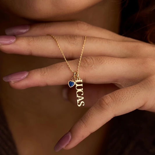 Collier Prénom Vertical – Pendentif Cœur Pierre de Naissance | LUNARA