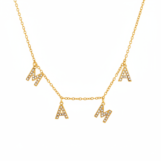 Collier MAMA lettres pavé cristaux blancs fond blanc